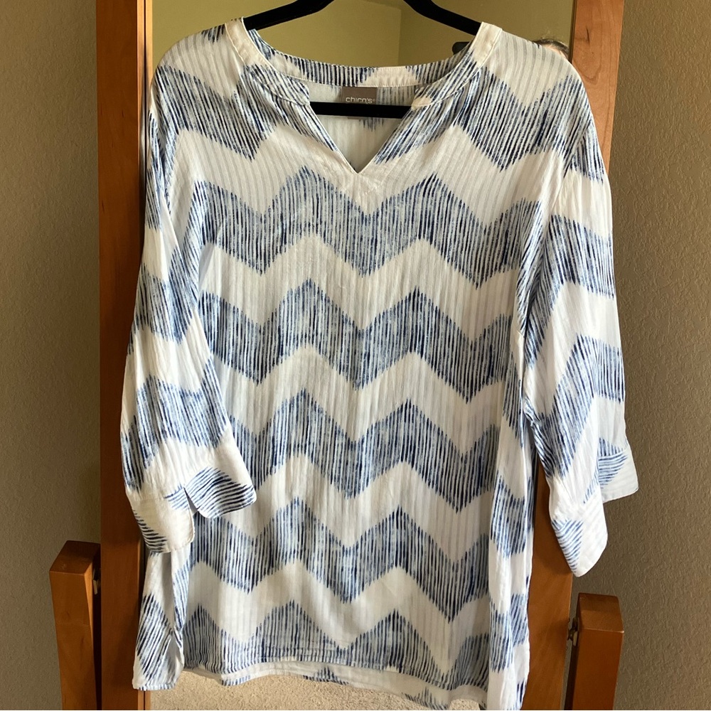Chico's Blue and White Chevron V-neck 3/4 sleeve tunic 
size 3 (16/18-XL)